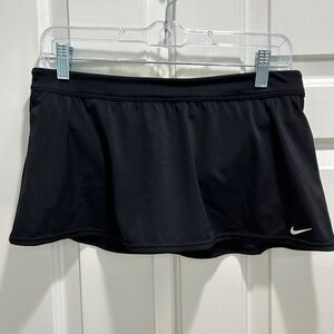 NWT Nike Women's Solid Black Swim Bottom Mini Skirt Size 10 Chlorine Resistant